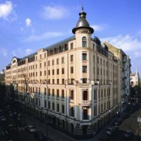 Логотип компании Radisson Blu Hotels (Киев)